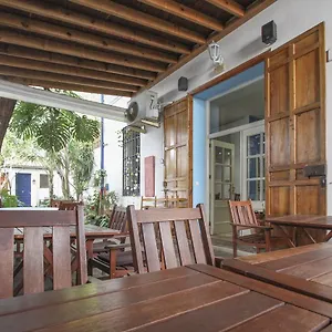 Acacias Restaurante Pensión