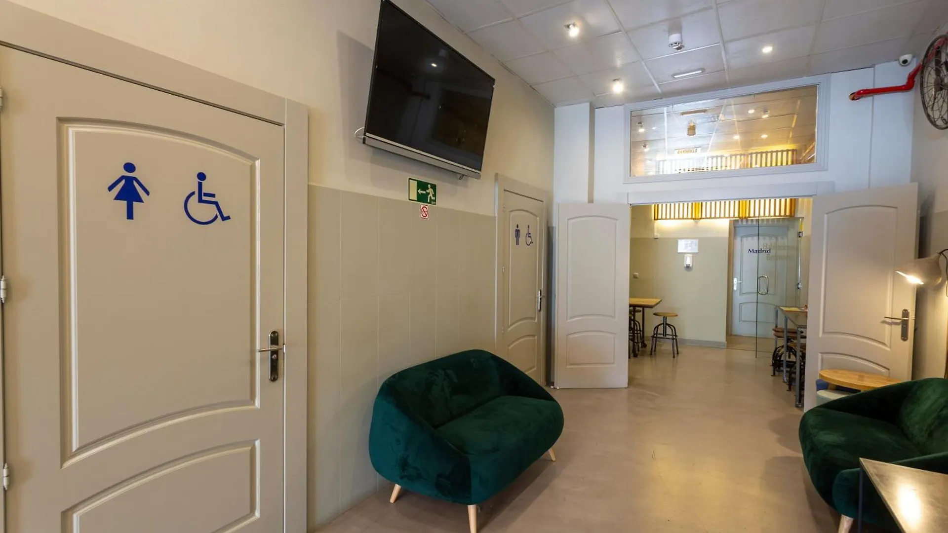 Malaga Stop Hostel Ab 0*,